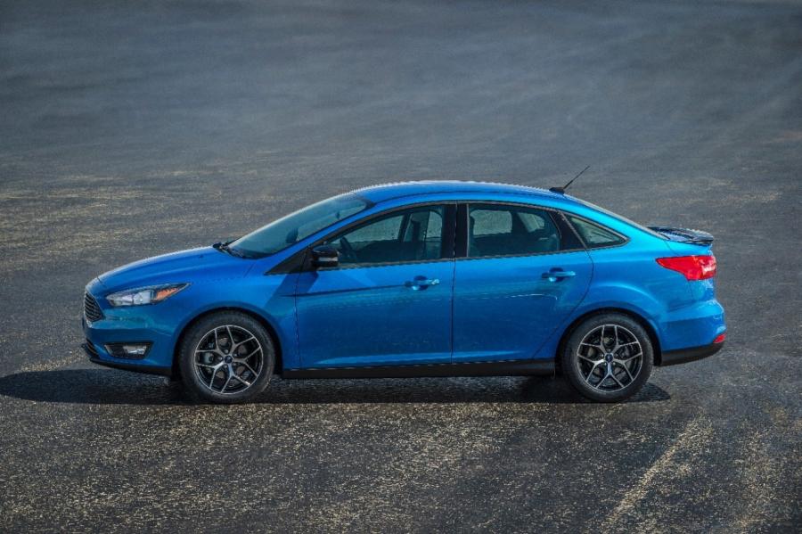  Ford Focus Sedan 2014 года  (фото 15 из 36)